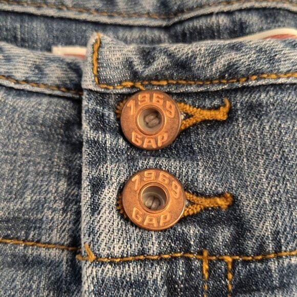 Y2K 2008 GAP Distressed Midwaist 3.5" Inseam Jean Shorts Size 10 - Picture 5 of 12